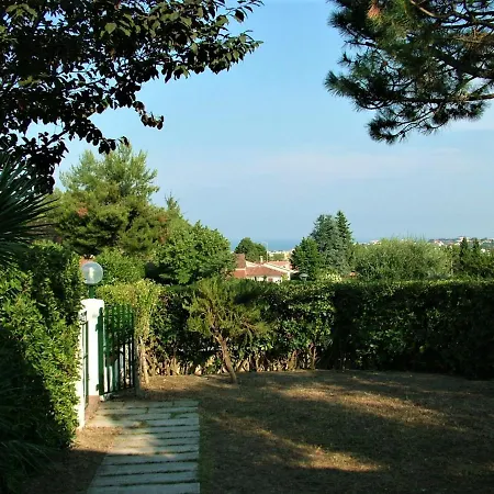 Villaggio Taunus Semesterbostad Numana